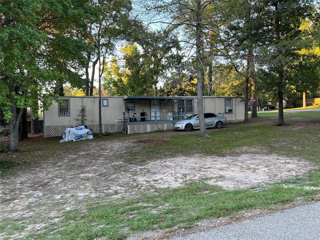 131 Uvalde - Photo 1