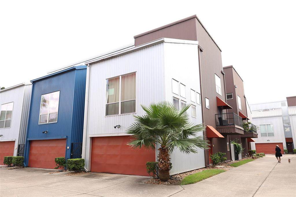 2605 Calumet Street - Photo 1