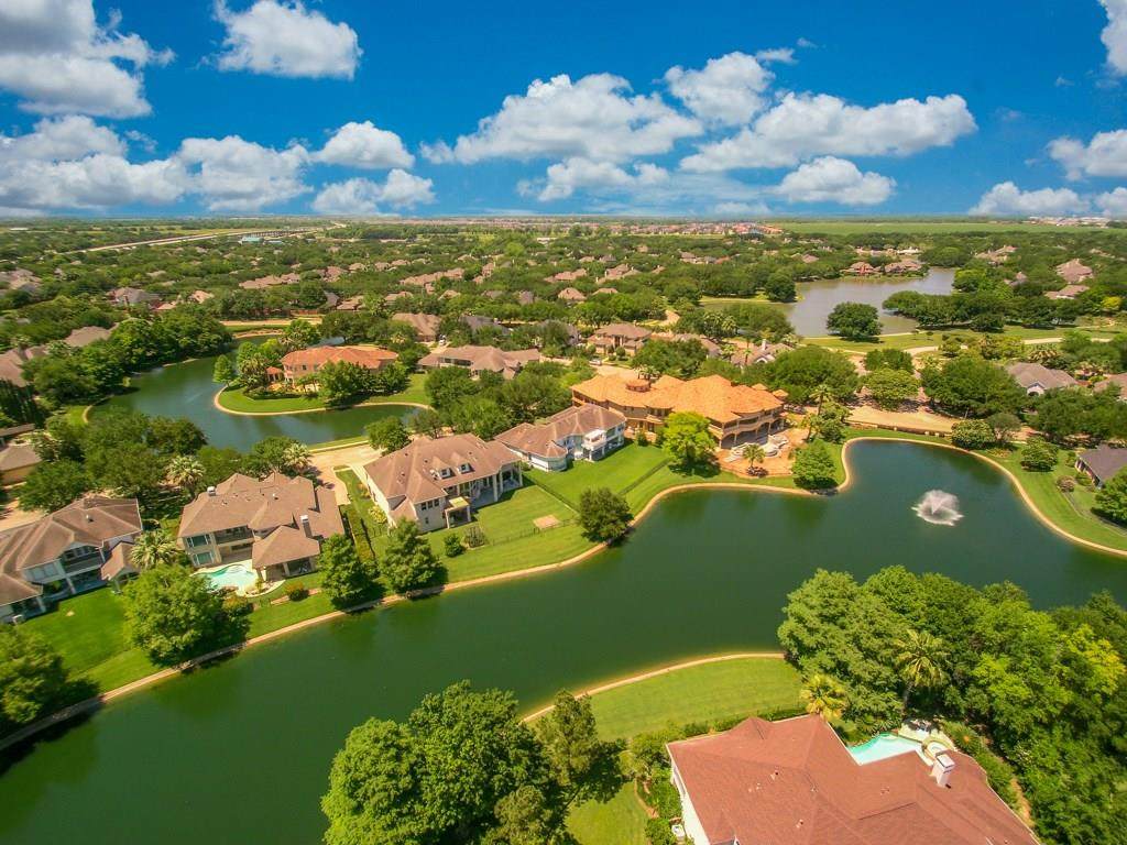 44 Lake Mist Drive - Photo 1
