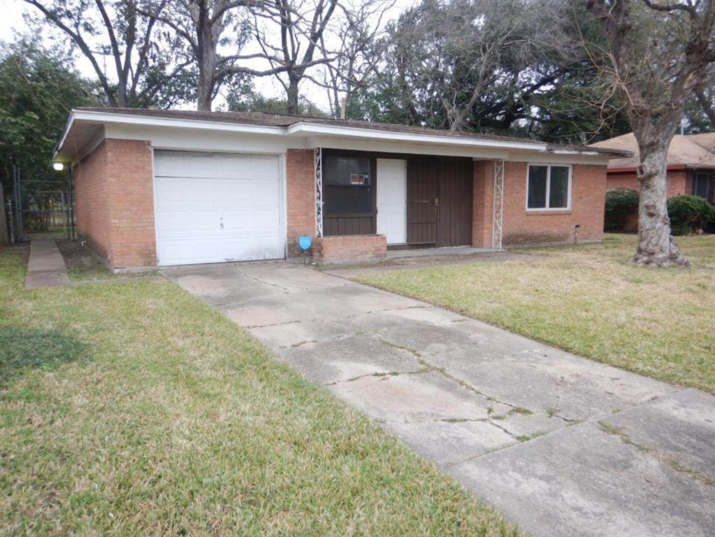 339 Spell Street - Photo 1