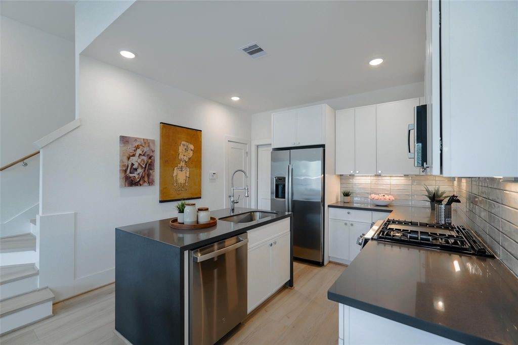 862 Paul Quinn Street - Photo 1