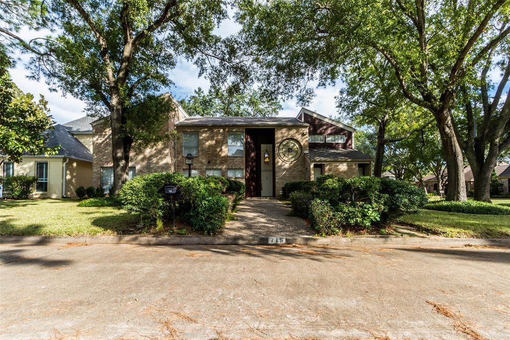 715 St Ives Court - Photo 1