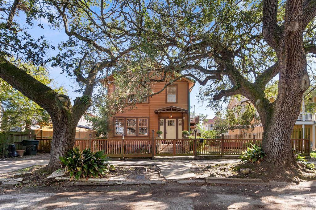 3205 Avenue O 1/2 - Photo 1