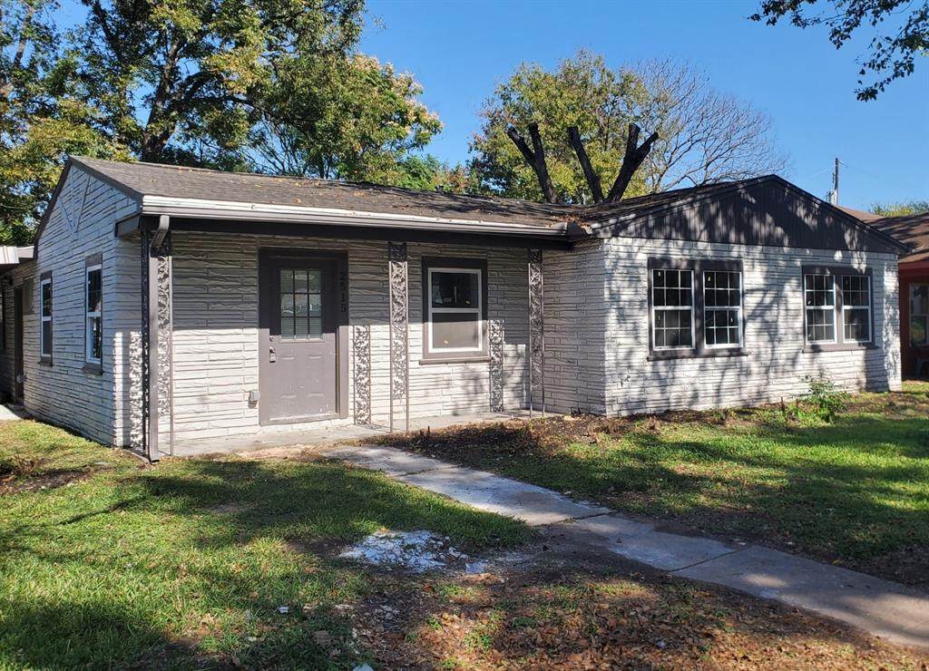 2515 6th Street - Photo 1