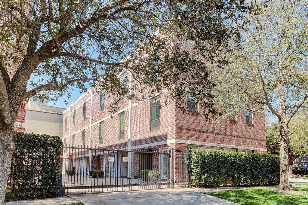 118 Mcgowen Street - Photo 1