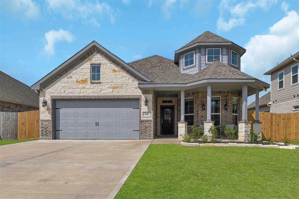 138 Colorado Drive - Photo 1