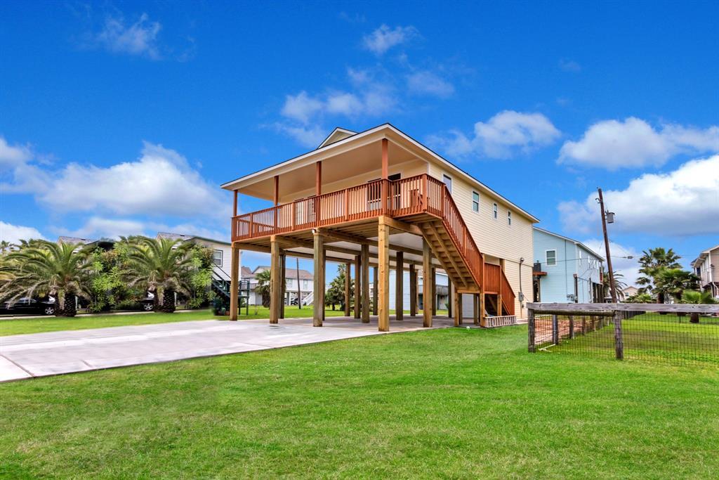 4007 Navarro - Photo 1