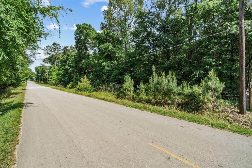 2048 Creekwood Drive - Photo 1