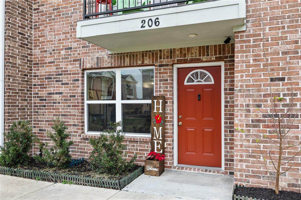 206 Woodbridge Lane - Photo 1