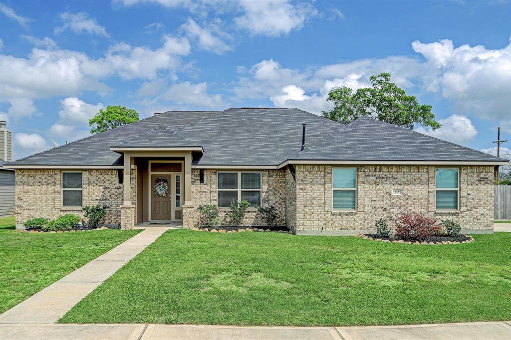 102 Dorothy Drive - Photo 1