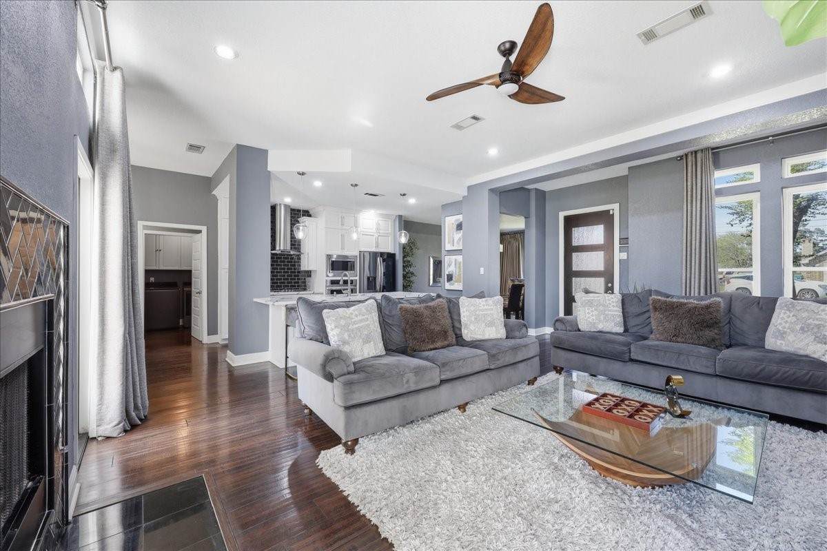 https://bt-photos.global.ssl.fastly.net/harmls/orig_boomver_1_63237086-2.jpg