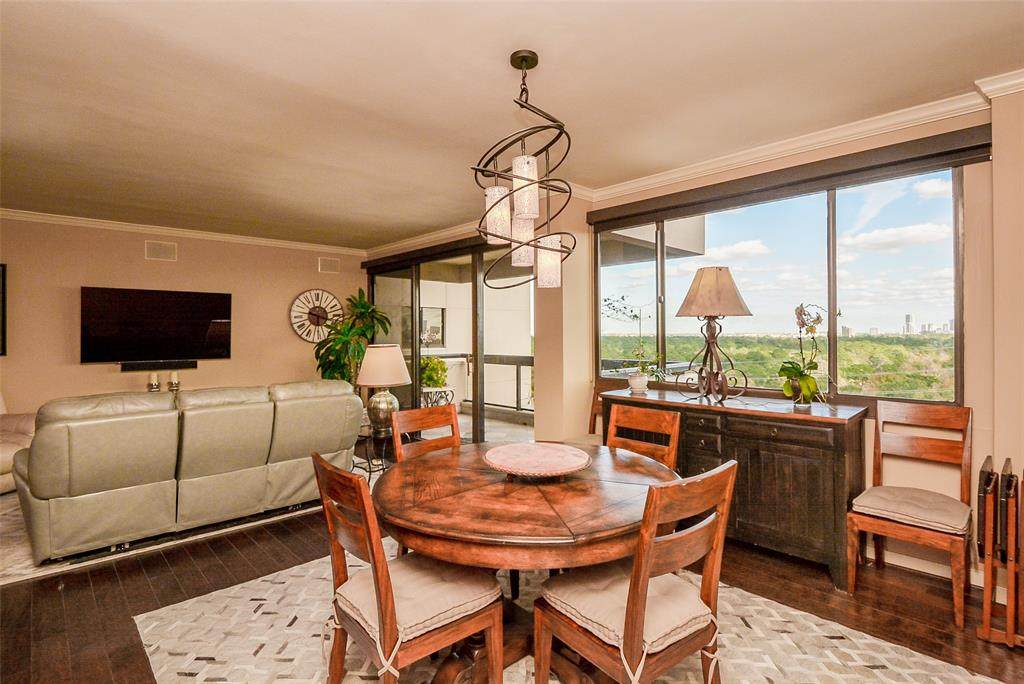 49 Briar Hollow Lane - Photo 1