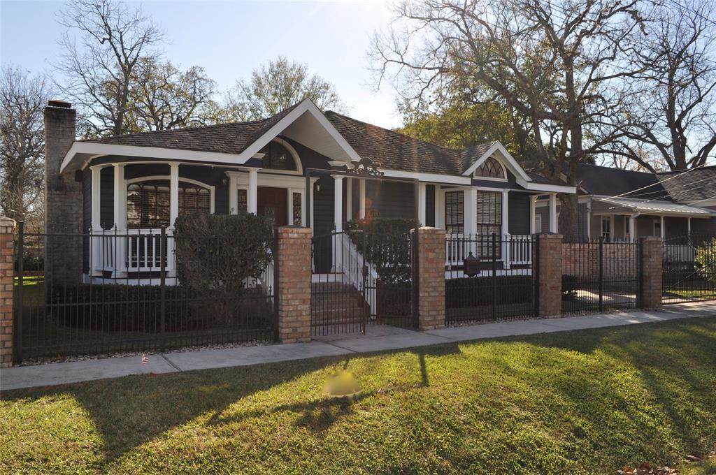 216 9th Street - Photo 1