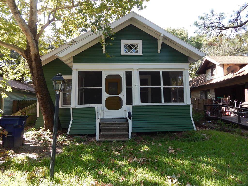 313 11th Avenue - Photo 1