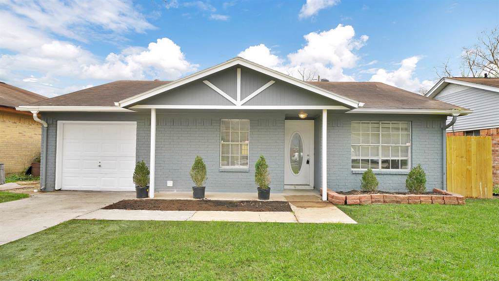 2405 34th Ave N Avenue - Photo 1