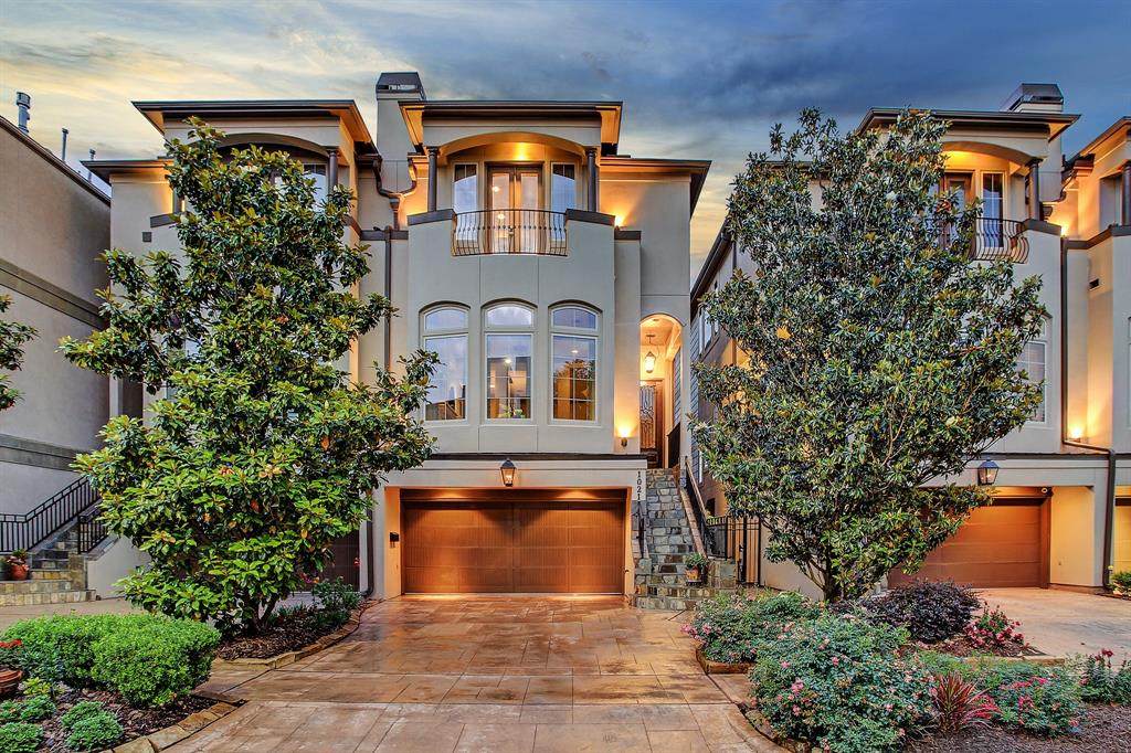 1021 Crocker Street - Photo 1