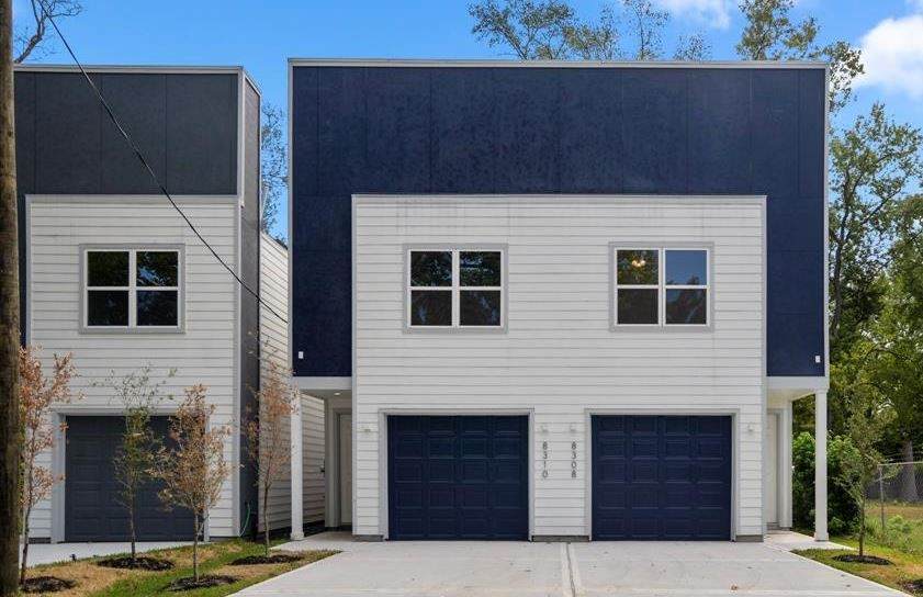 8308/8310 Prairie View Drive - Photo 1