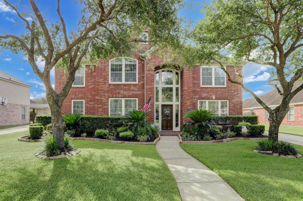 2915 Grand Shore Court - Photo 1