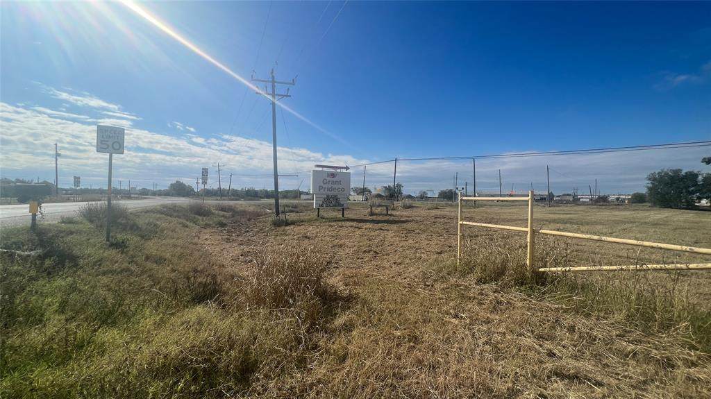 9854 Fm 379 - Photo 1