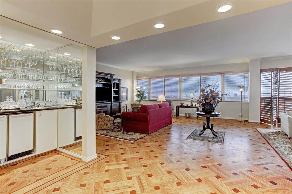 49 Briar Hollow Lane - Photo 1