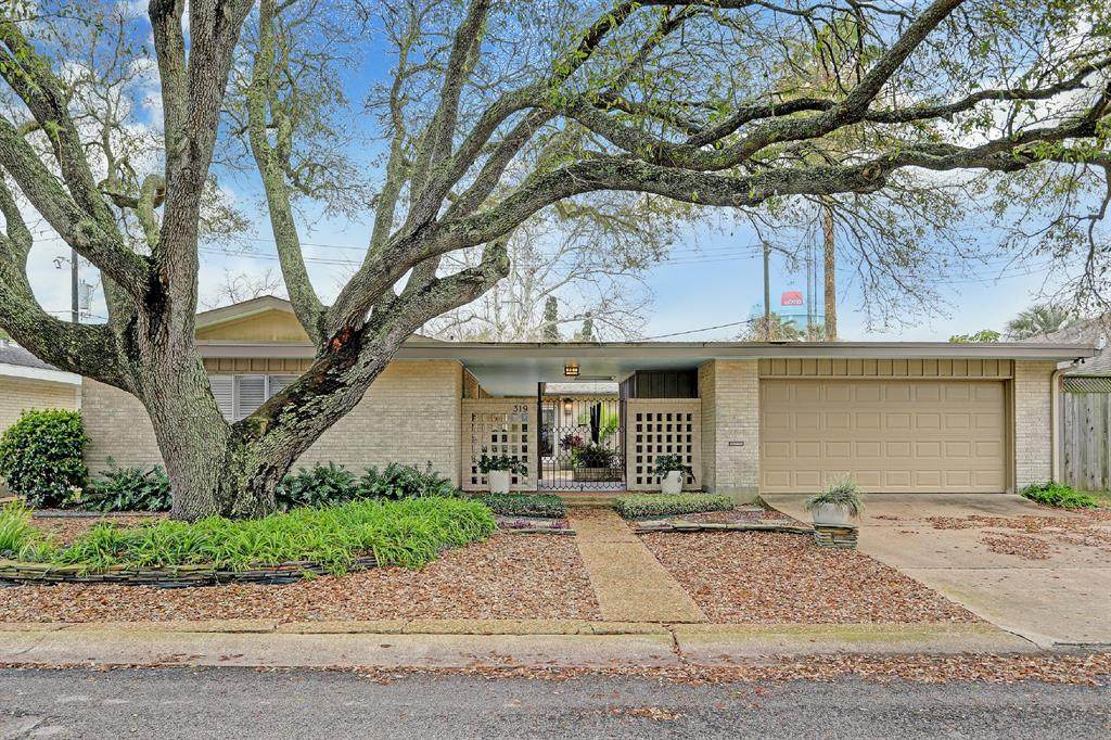 319 Barracuda Avenue - Photo 1
