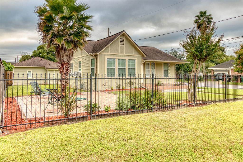 3902 Chapman Street - Photo 1