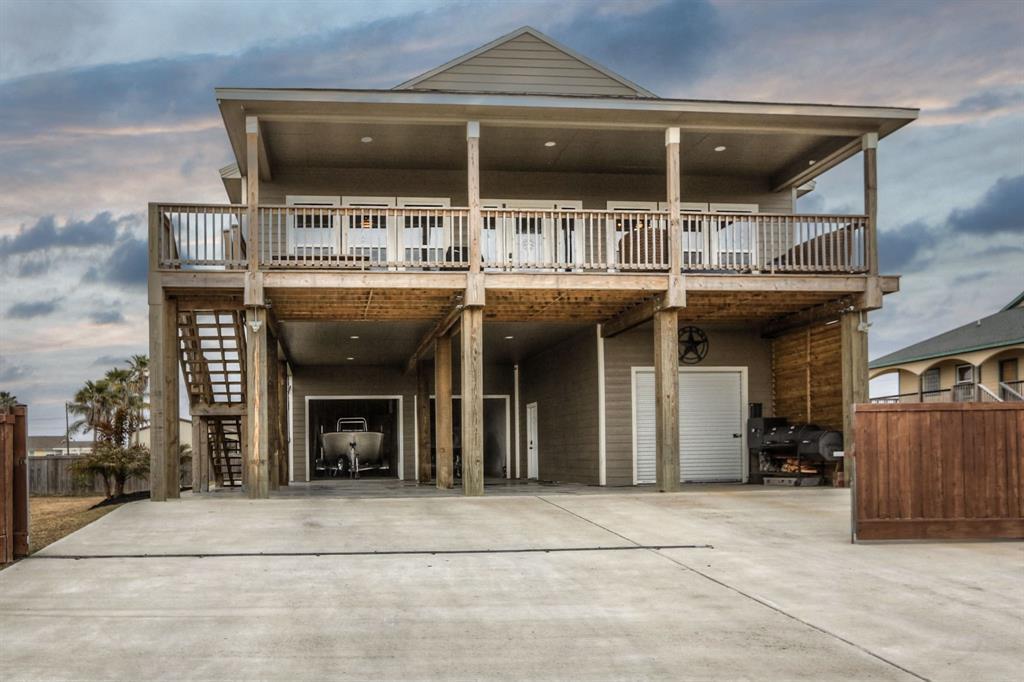 939 8th Street - Photo 1