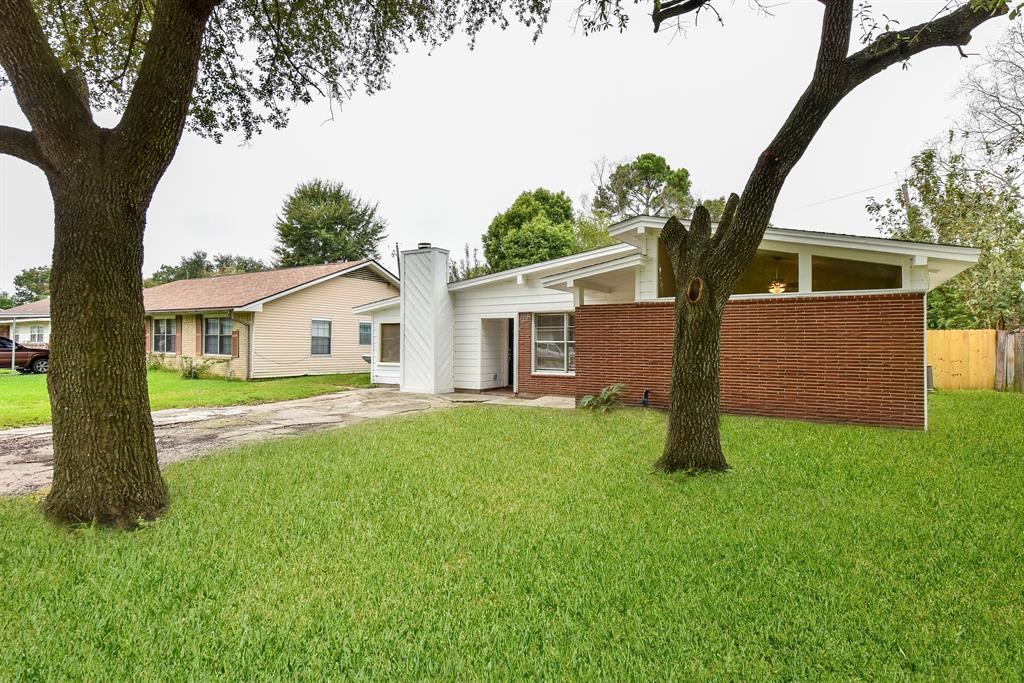 604 Harold Lane - Photo 1
