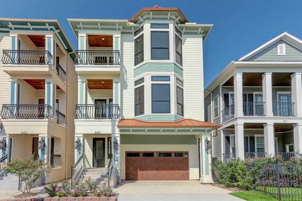 819 Nicholson Street - Photo 1