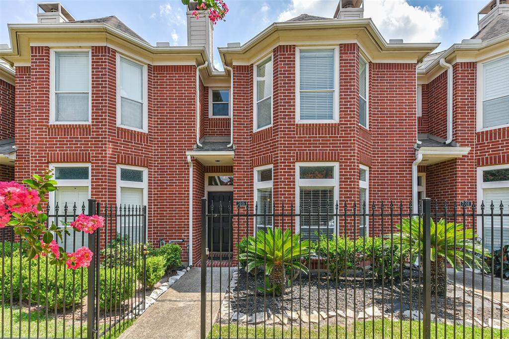 2616 Crawford Street - Photo 1