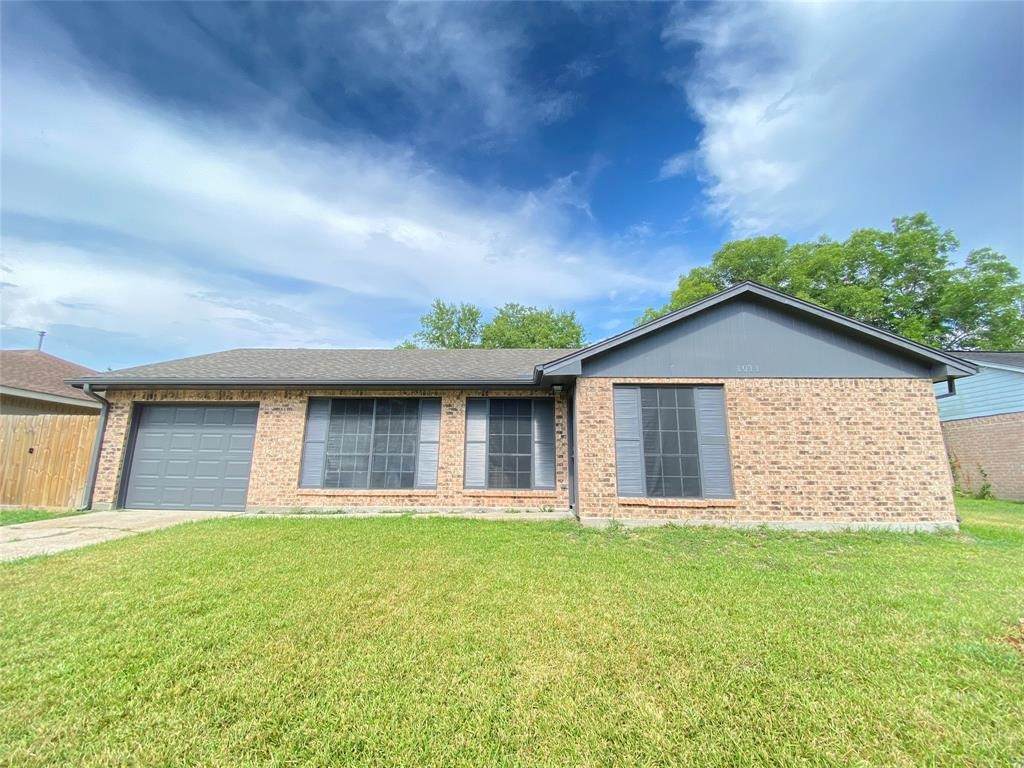 1011 Melford Avenue - Photo 1