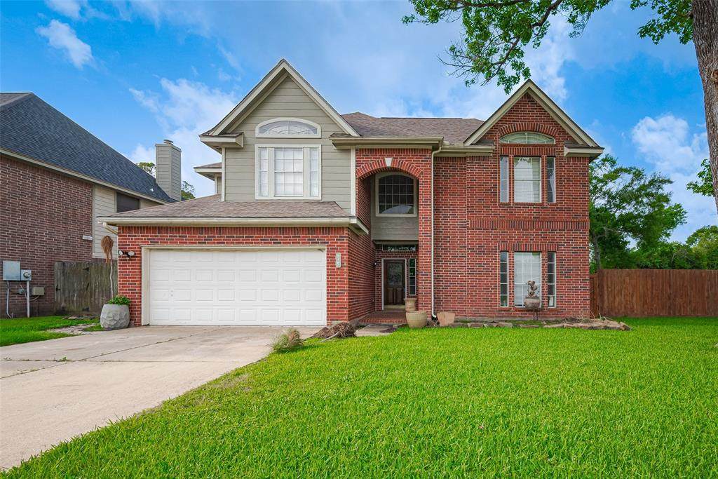 915 Highland Woods Drive - Photo 1