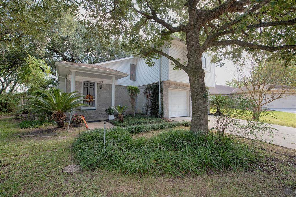 903 Country Place Boulevard - Photo 1