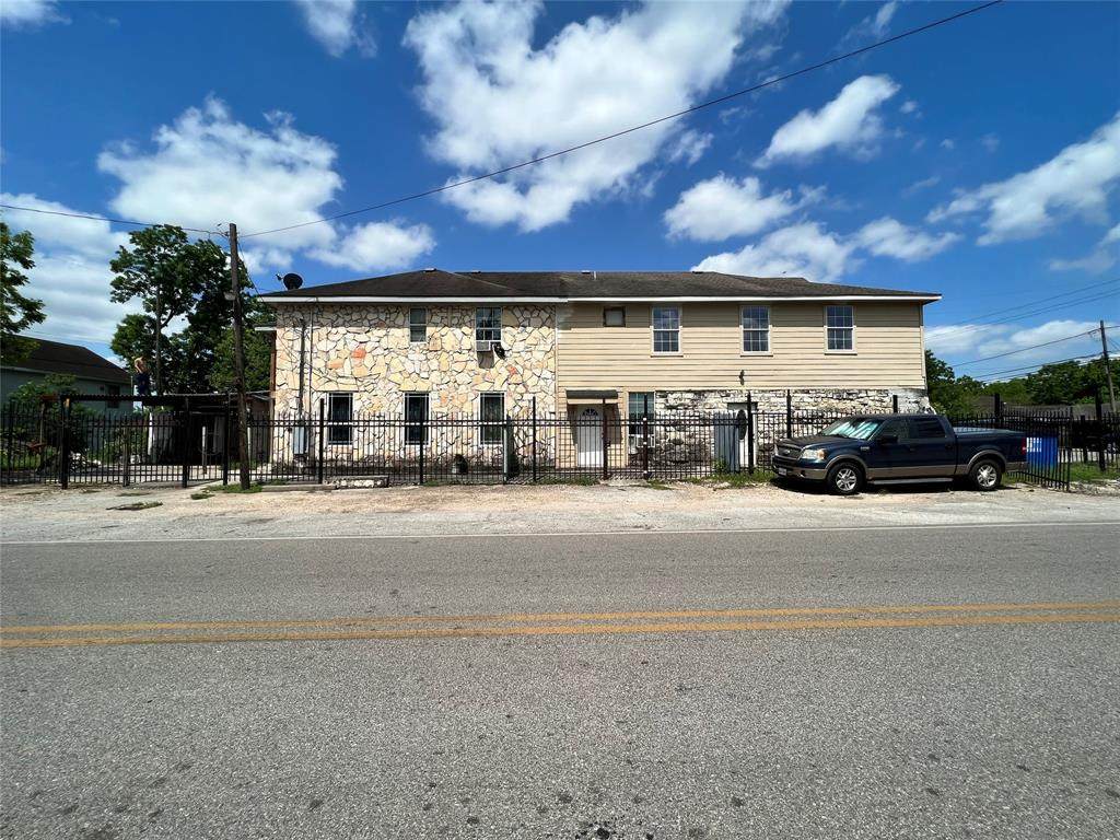 2934 Bertrand Street - Photo 1