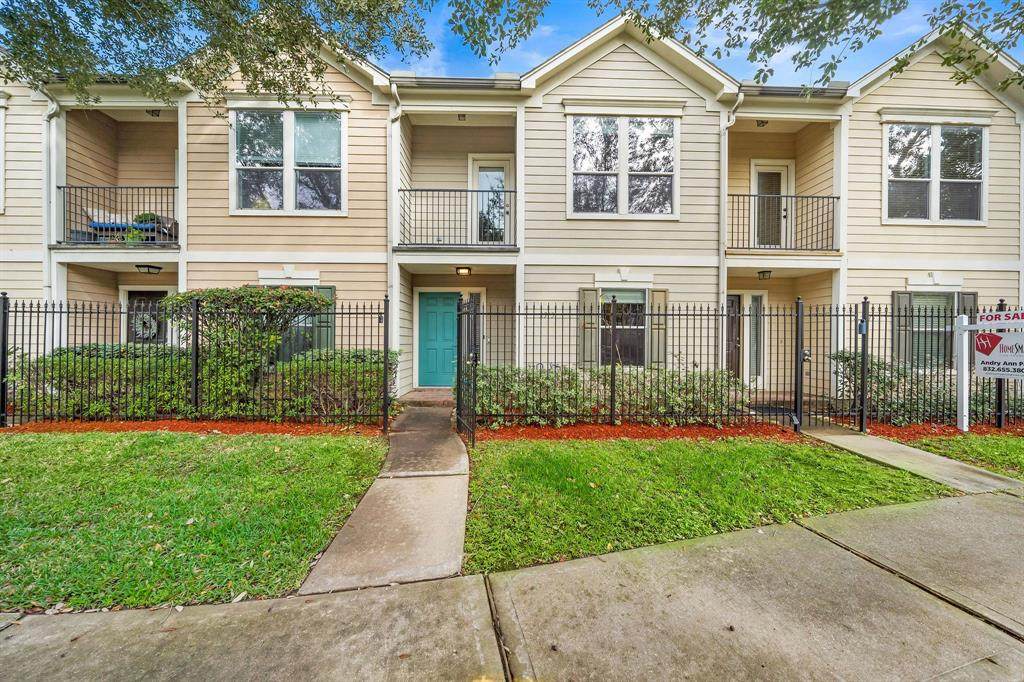 2913 Clay Street - Photo 1