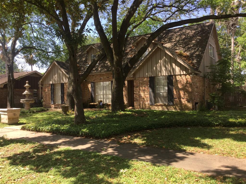 7906 Roos Road - Photo 1