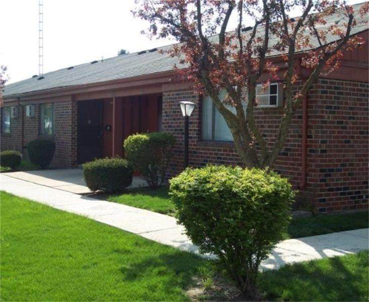 565 Franklin Street - Photo 1