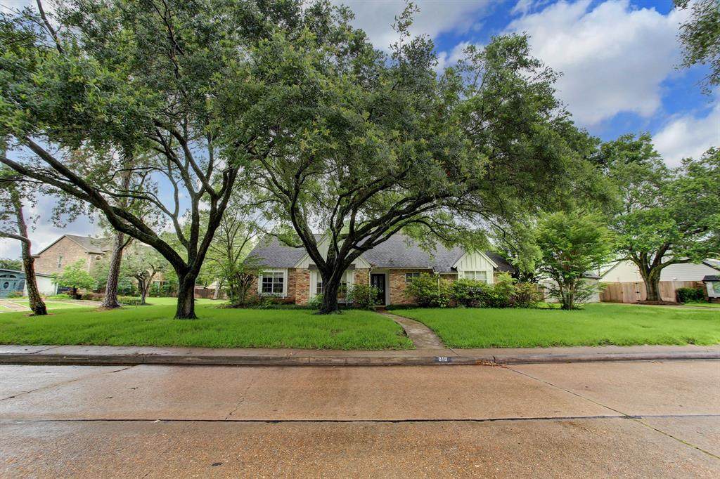 818 Frostwood Drive - Photo 1