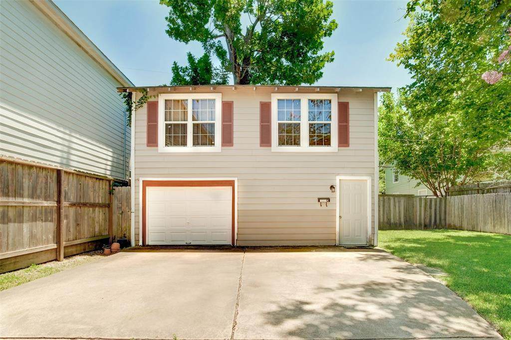 610 25th Street - Photo 1