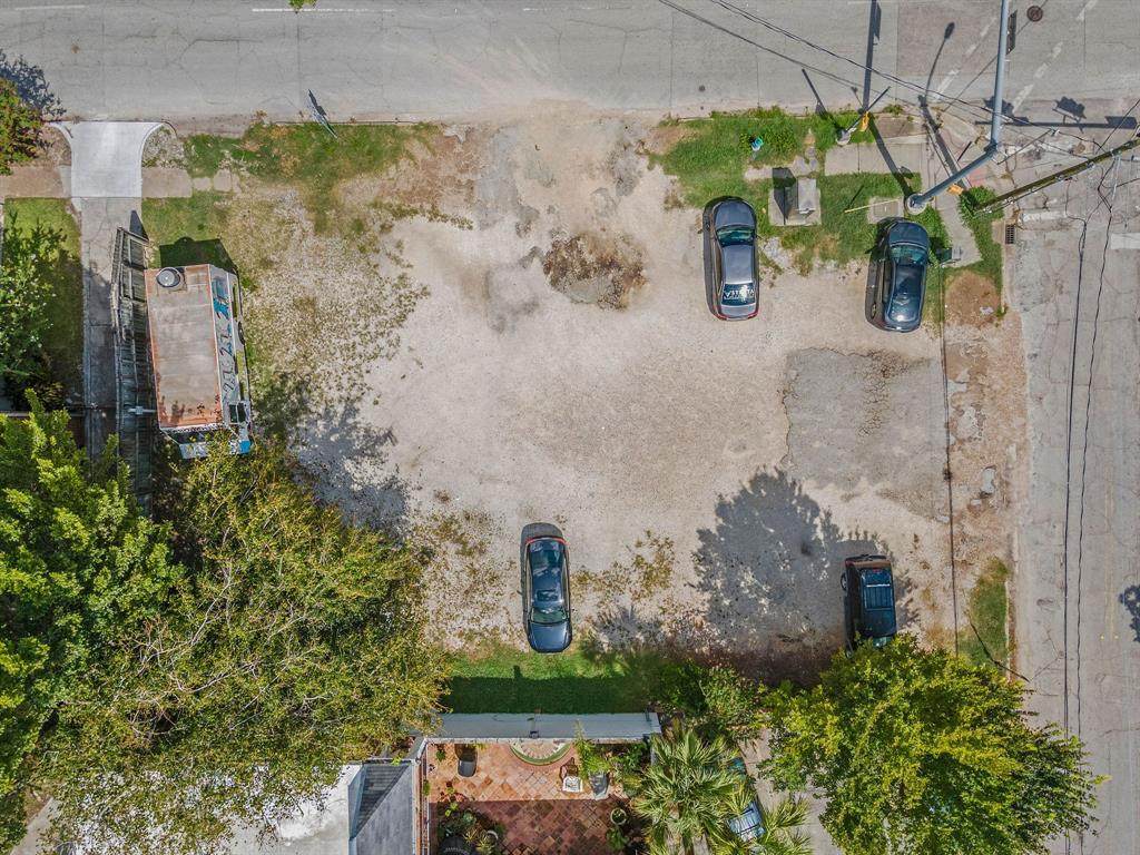 1402 Welch Street - Photo 1