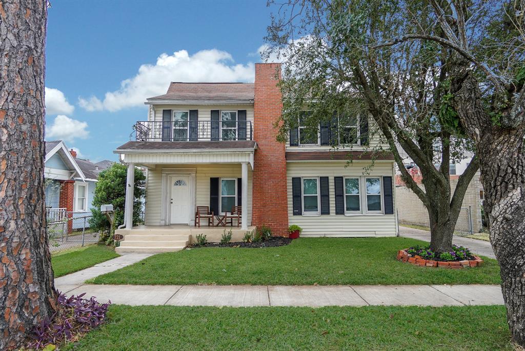 721 14th Street - Photo 1