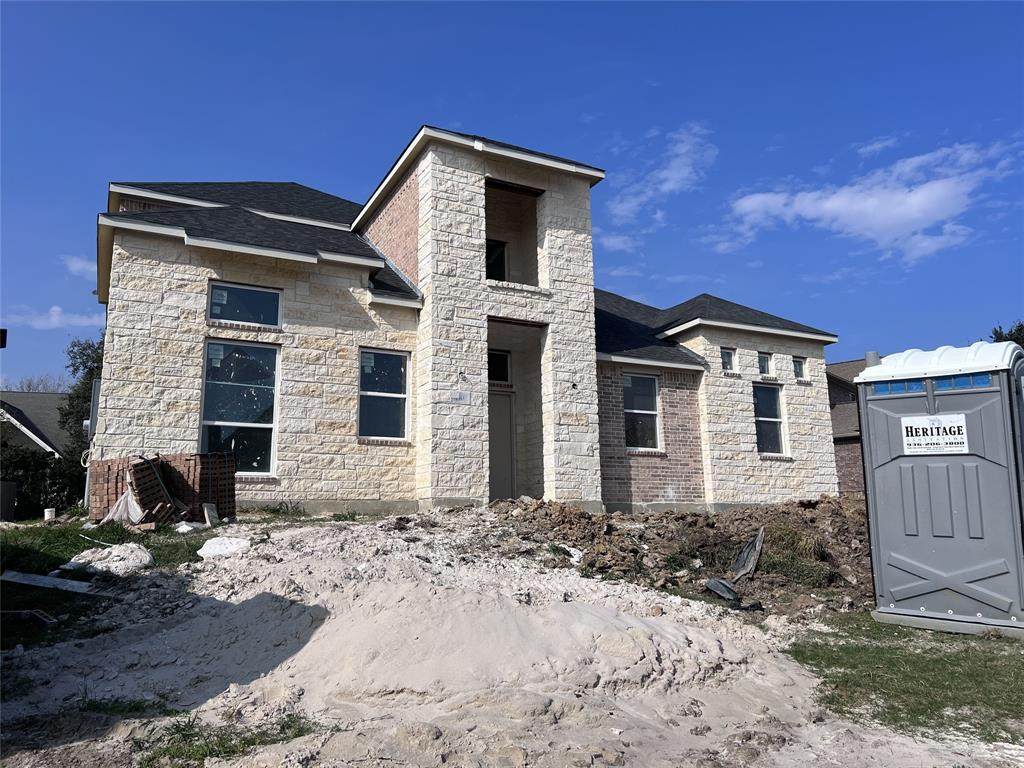 450 Edgewood Drive - Photo 1