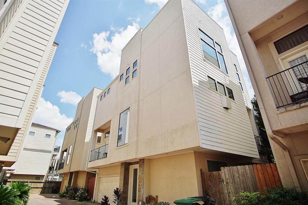 818 Lester Street - Photo 1