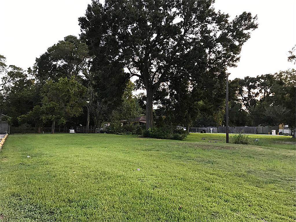 2037 W Little York Road - Photo 1