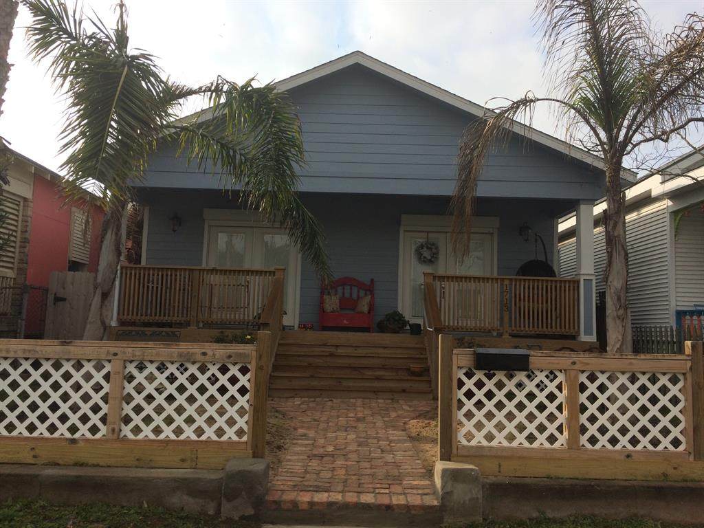 1713 Avenue O - Photo 1