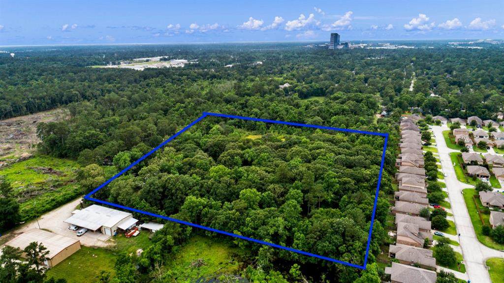 900 Springwood Drive - Photo 1