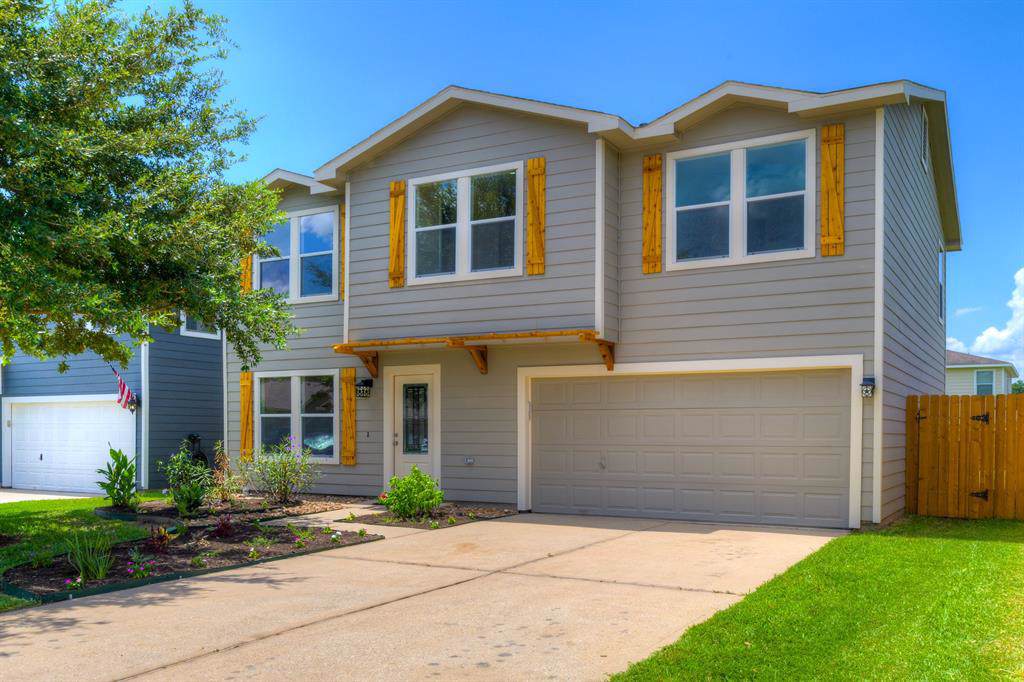 300 Falling Pine Drive - Photo 1
