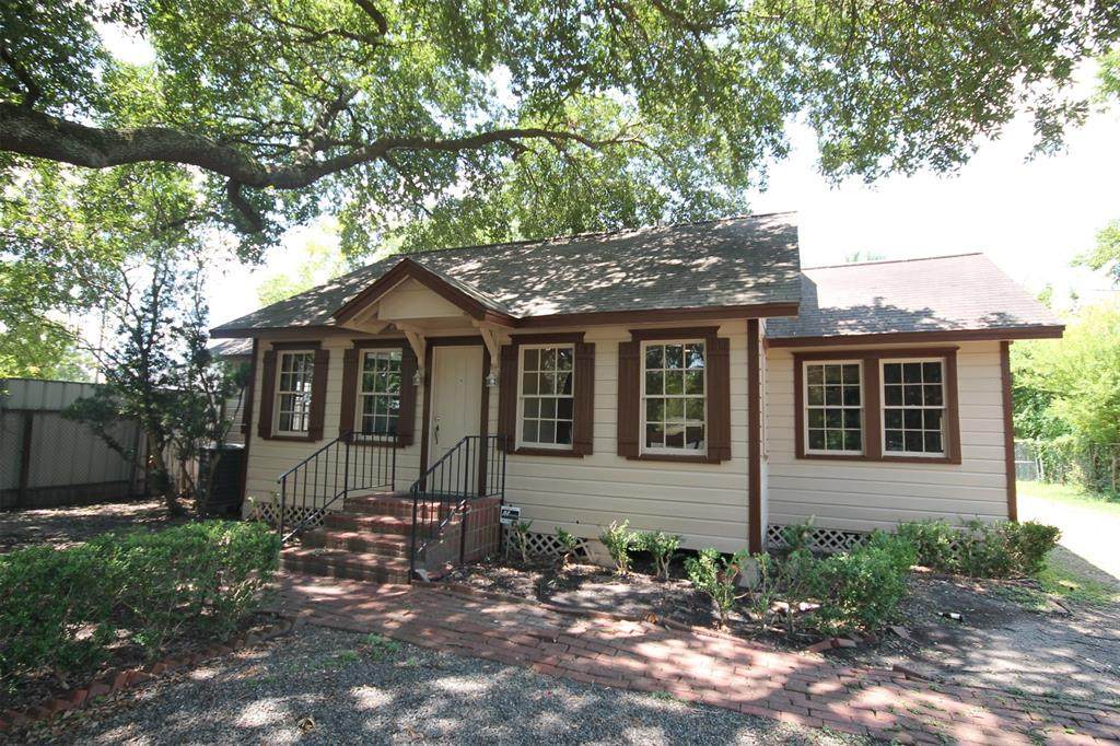 1637 Oak Tree Drive - Photo 1