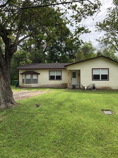 902 6th Street - Photo 1