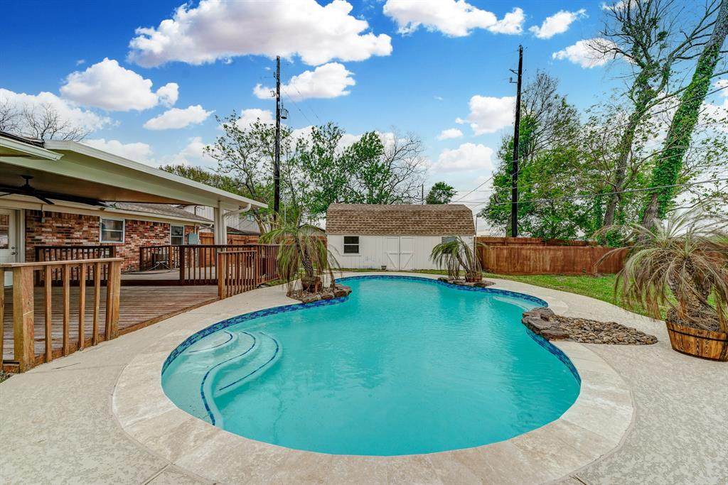 207 Circle Drive - Photo 1